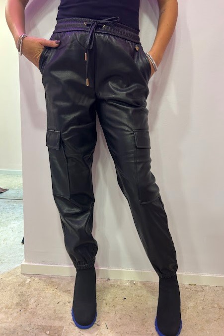 PANTALONE CARGO EFFETTO PELLE