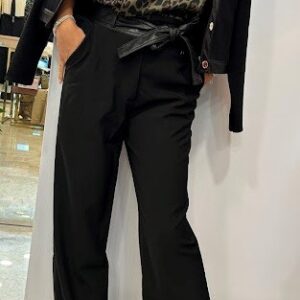 PANTALONI CON CINTURA EFFETTO PELLE