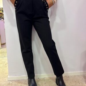 PANTALONI CON OCCHIELLI