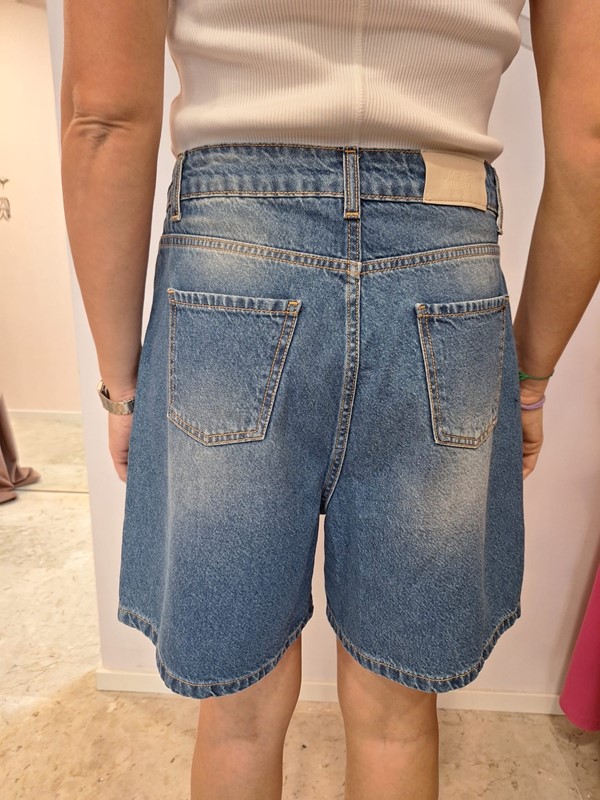 BERMUDA JEANS
