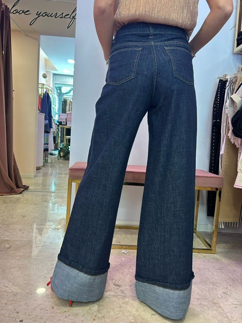 JEANS LARGO CON PIEGA SUL FONDO