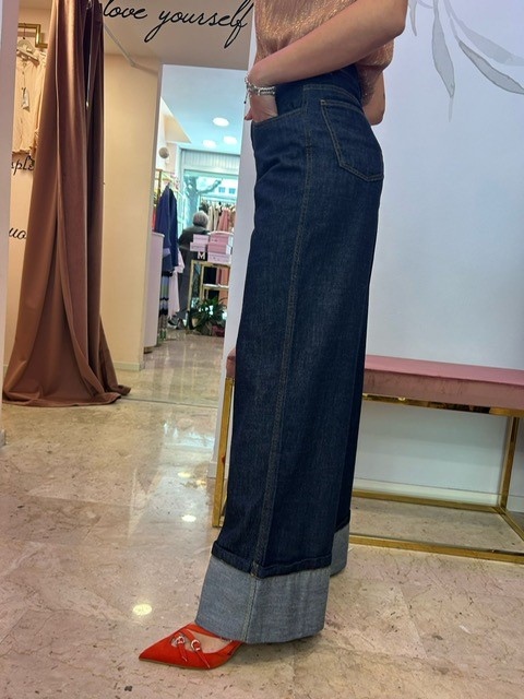 JEANS LARGO CON PIEGA SUL FONDO