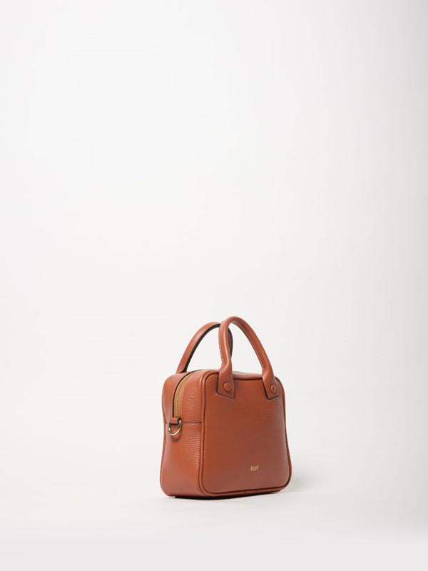 BAULETTO PELLE MARTELLATA CON TRACOLLA