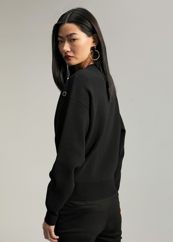 MAGLIA DETTAGLIO BOTTONI