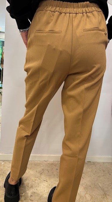 PANTALONI CON ELASTICO E BOTTONI LATERALI