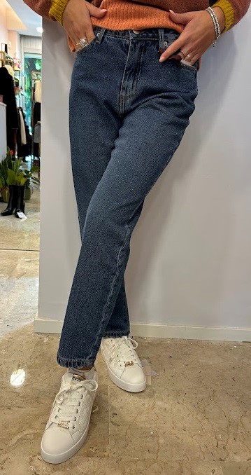 JEANS MODELLO MOM FIT