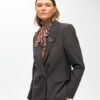 BLAZER GESSATO CON DETTAGLIO GIOIELLO SUL REVERS
