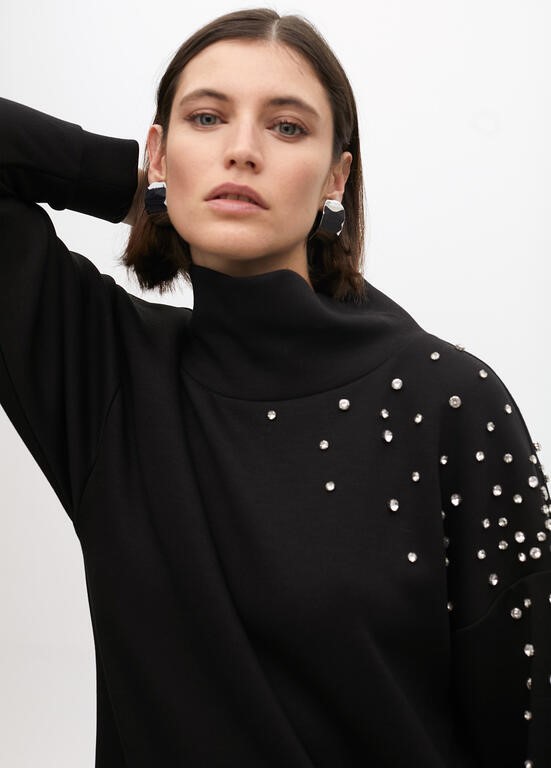 ABITO CON DETTAGLIO GIOIELLO MANICA