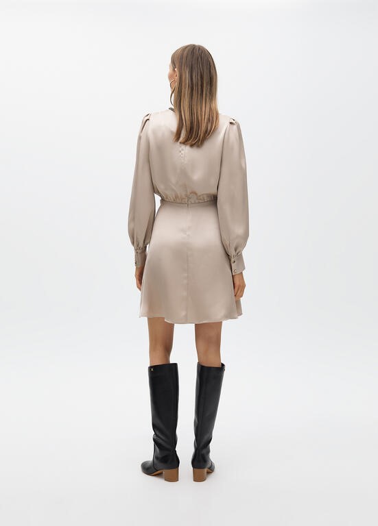 ABITO CORTO DETTAGLIO GIOIELLO SUL COLLETTO