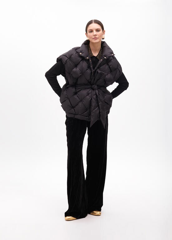 GILET IMBOTTITO INTRECCIATO CON CINTURA IN TESSUTO