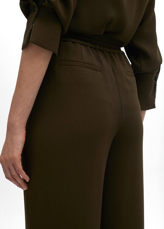 PANTALONI DRITTI CON ELASTICO E NERVATURA CENTRALE