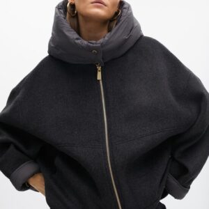 CAPPOTTO CORTO BIMATERIALE CON CAPPUCCIO