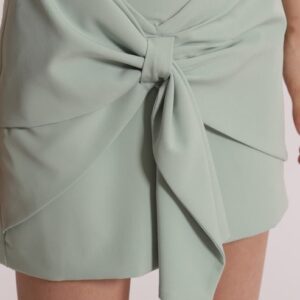 CONNA CORTA CON FIOCCO FRONTALE