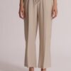 PANTALONE CON DETTAGLIO BORCHIE