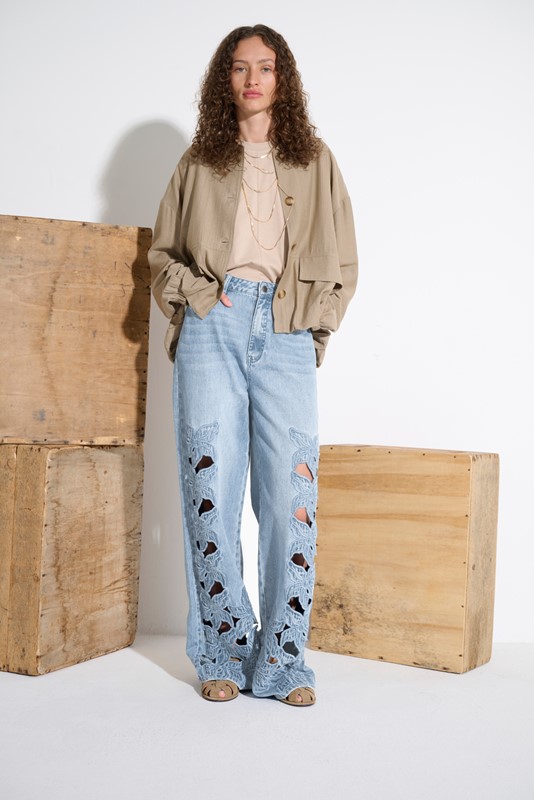 JEANS LARGO INTAGLIATO FIORI