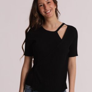 MAGLIA MANICA CORTA CON APERTURA