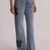 JEANS CON RICAMO FLOREALE