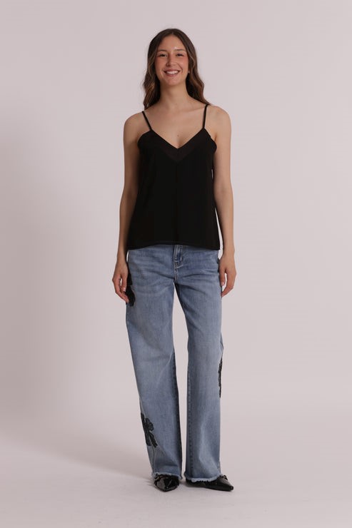 JEANS CON RICAMO FLOREALE