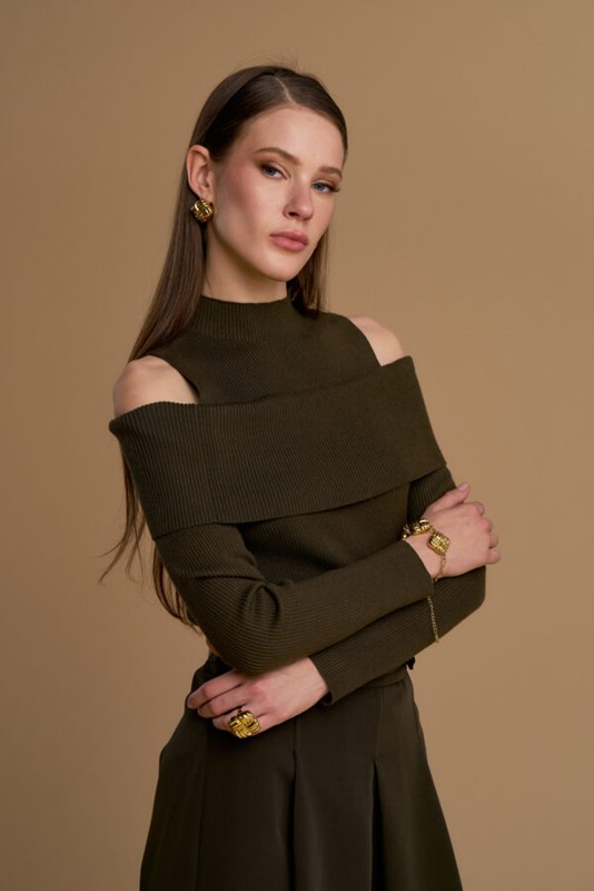 MAGLIA SPALLE FUORI