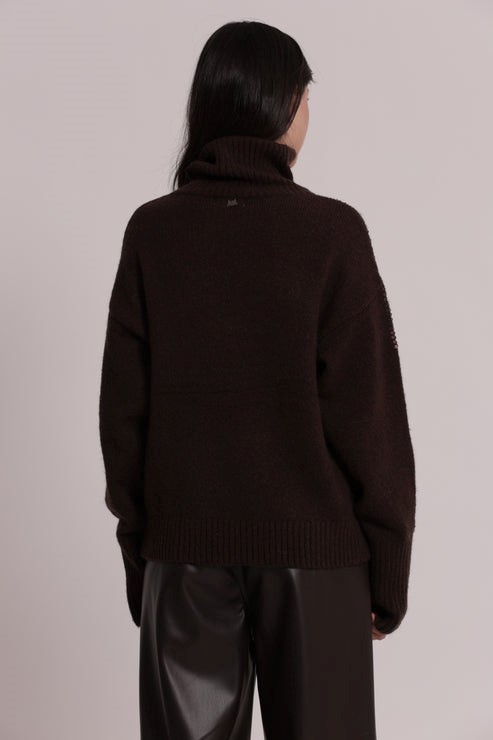 MAGLIA COLLO ALTO CON CASCATE DI PAILLETTES